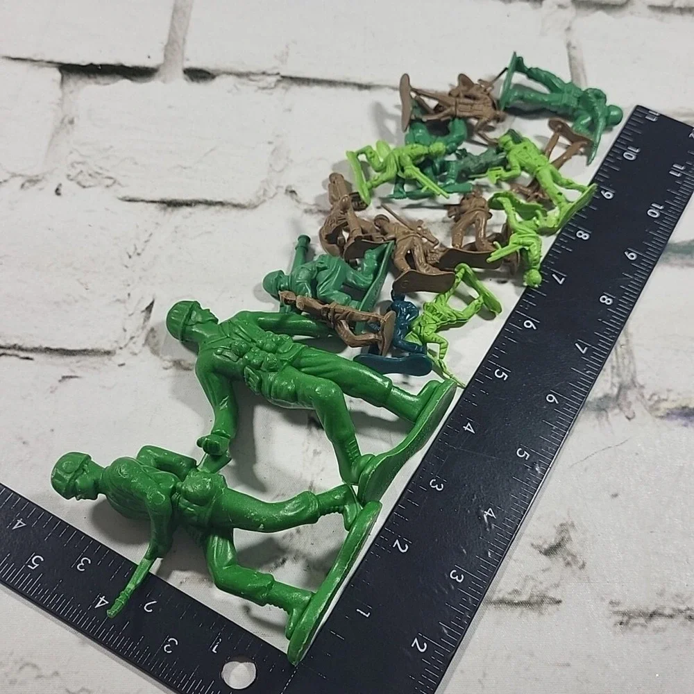 Toy‎ Soldiers Assorted Sizes and Colors Some Vintage Lot of 20